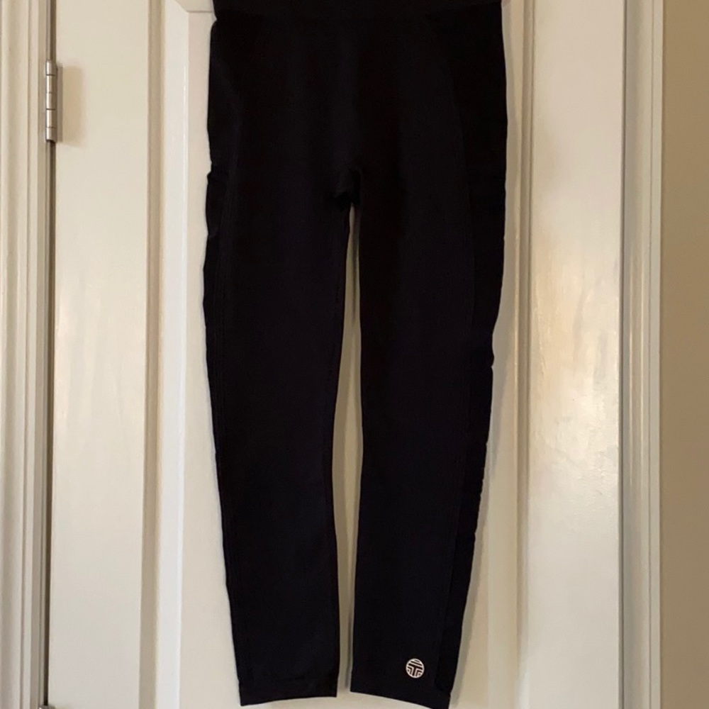EUC Tory Burch designer seamless cropped l…